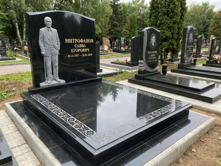 Памятник с барельефом — выполненная работа 48 в Самаре