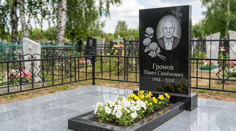 Памятник с гравировкой хризантем — выполненная работа «Громов» в Самаре