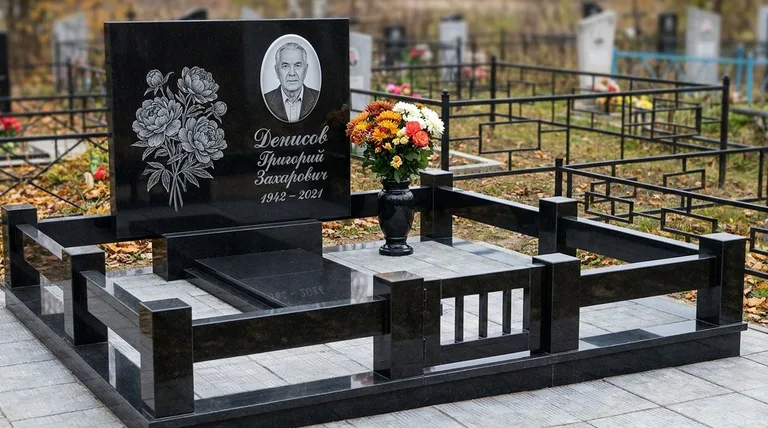 Памятник с гравировкой пионов — выполненная работа «Денисов» в Самаре