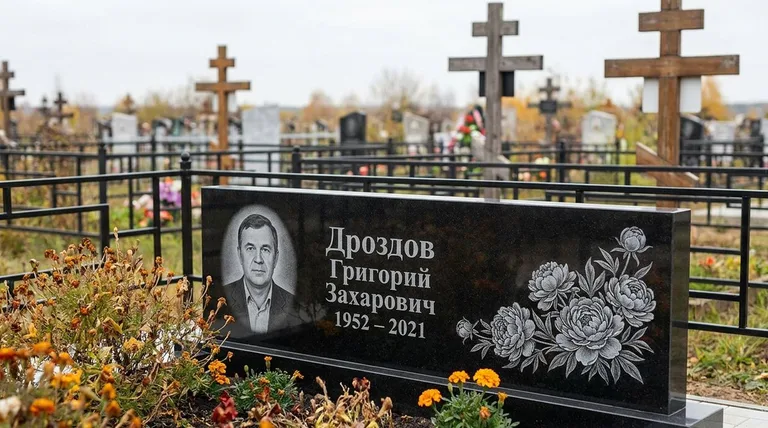 Памятник с гравировкой пионов — выполненная работа «Дроздов» в Самаре