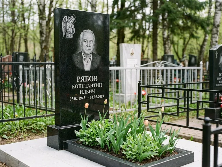 Памятник с гравировкой ангела — гравировка ангела с крестом рядом с эпитафией, работа «Фаддеев» в Самаре