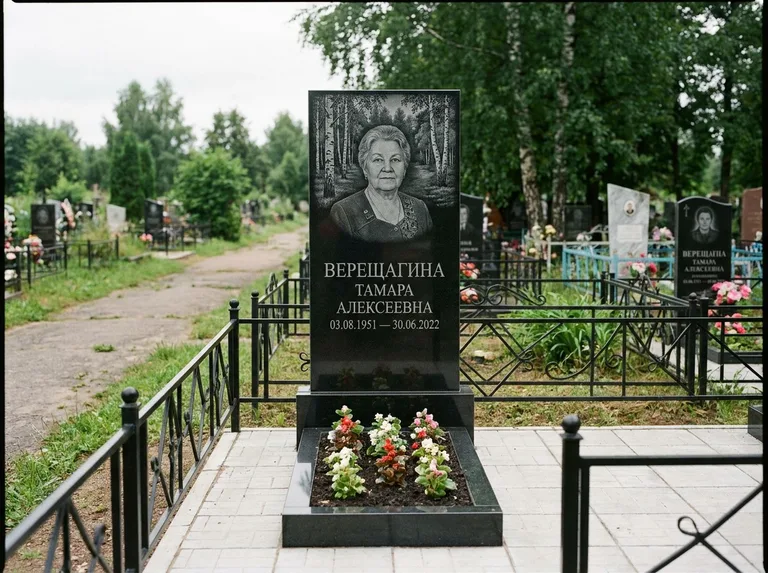 Памятник с гравировкой берёзы — гравировка берёзовой рощи в глубину, работа «Верещагина» в Самаре