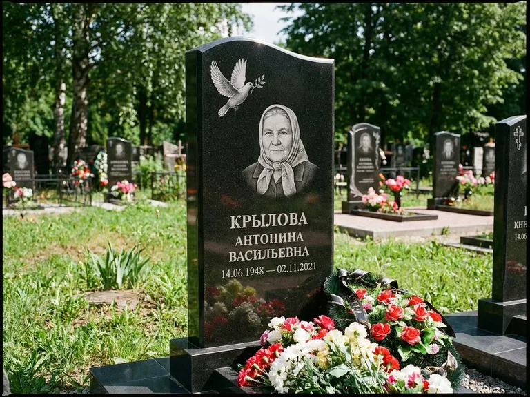 Памятник с гравировкой голубей — гравировка голубей, работа «Крылова» в Самаре