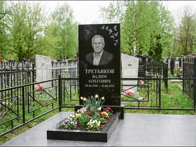 Памятник с гравировкой голубей — гравировка стаи голубей, взлетающей от угла стелы, работа «Третьяков» в Самаре