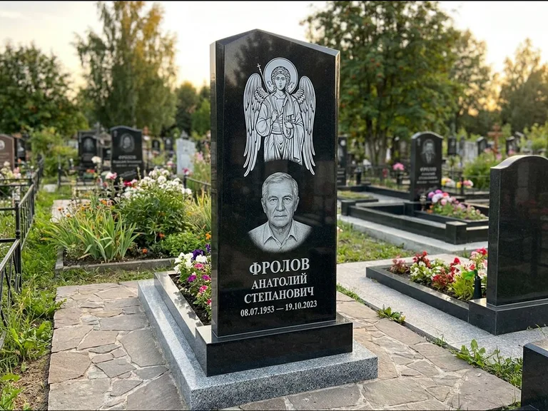 Памятник с гравировкой иконы — Владимирская икона Божией Матери с Младенцем, работа «Мельникова» в Самаре