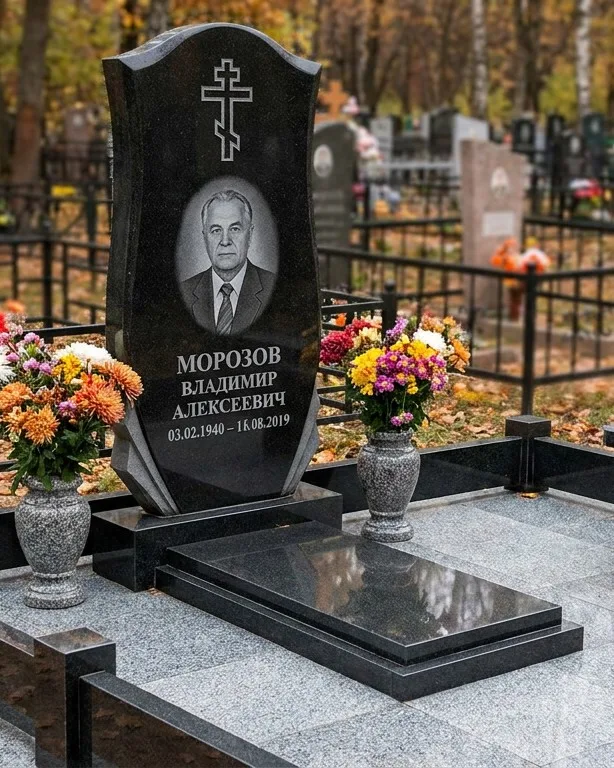 Памятник под ключ со скамьёй и мощением в Самаре