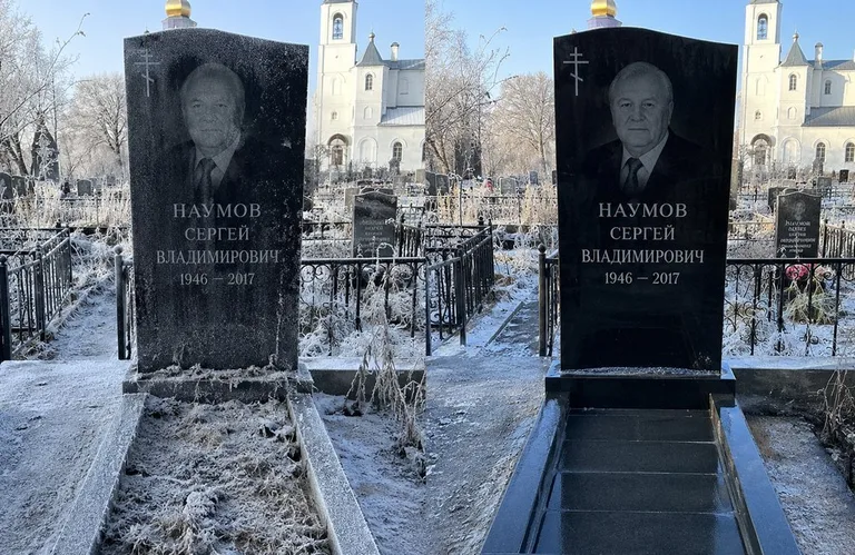 Диптих №18: могила с деревянным крестом и низкой оградкой — выполота трава в Самаре